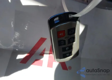 2012 Toyota Sienna Xle V6 8 Passenger z USA, uszkodzony, nr VIN 5TDYK3DC7CS199679